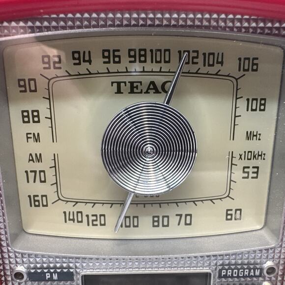 Rare TEAC Retro SL-D80 AM/FM Stereo Radio In Red {Q} - Picture 4 of 16